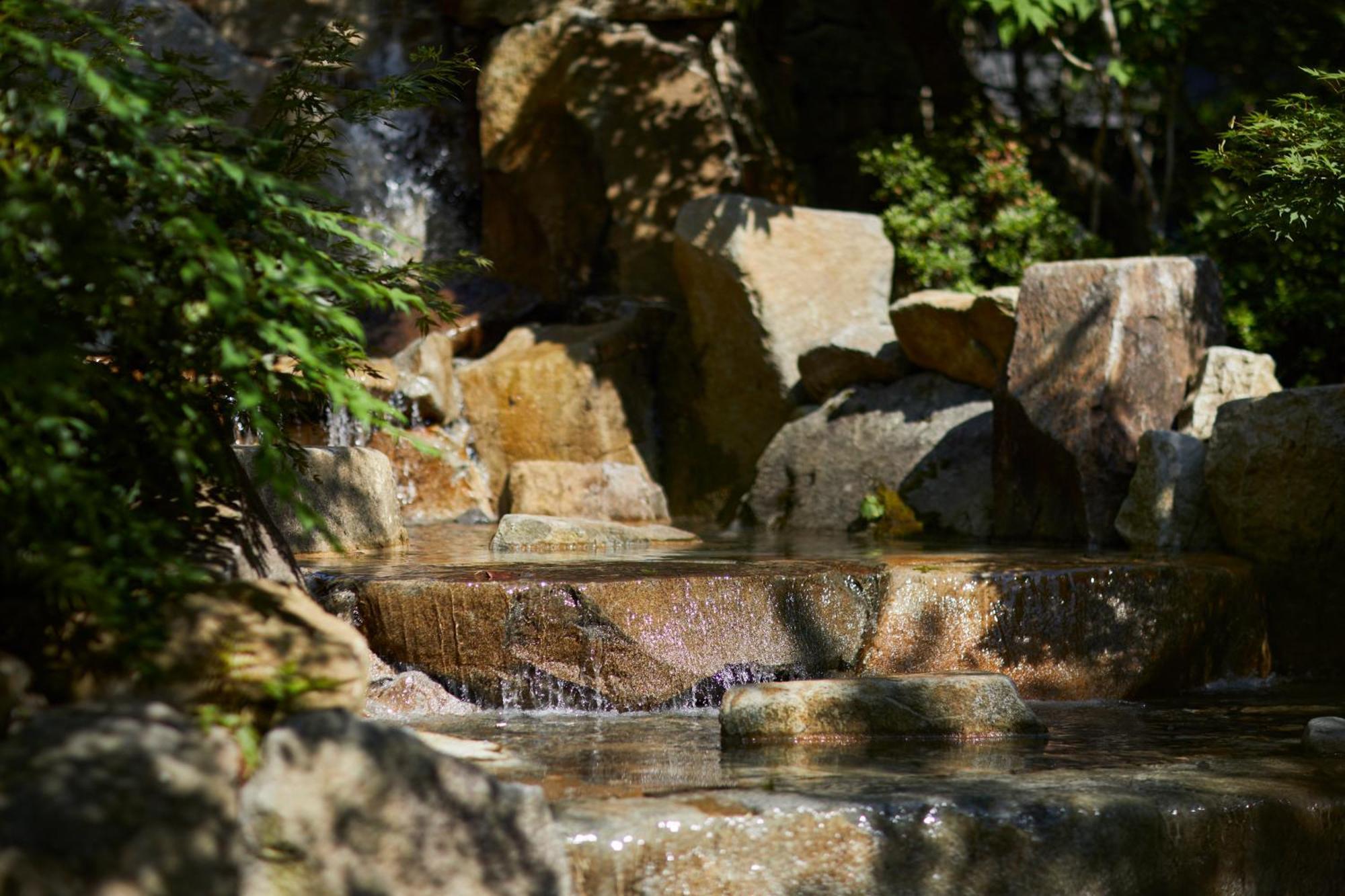 The Hotel Sanraku Kanazawa 21Th December 2022 Open Экстерьер фото The hot springs at the top of the falls